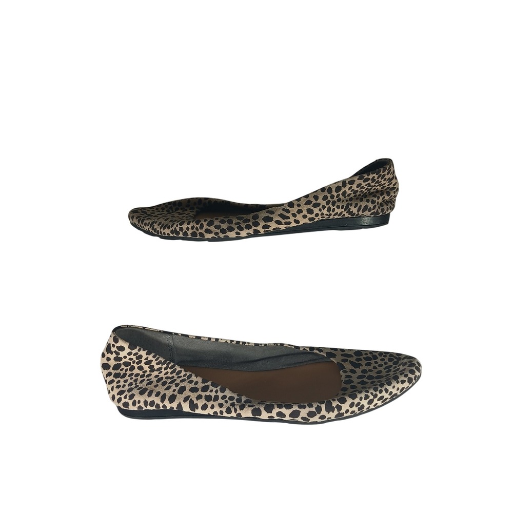 Me Too Arie Ballet Flats 9.5M Leopard Print Leather Animal Print Slip On Chic
